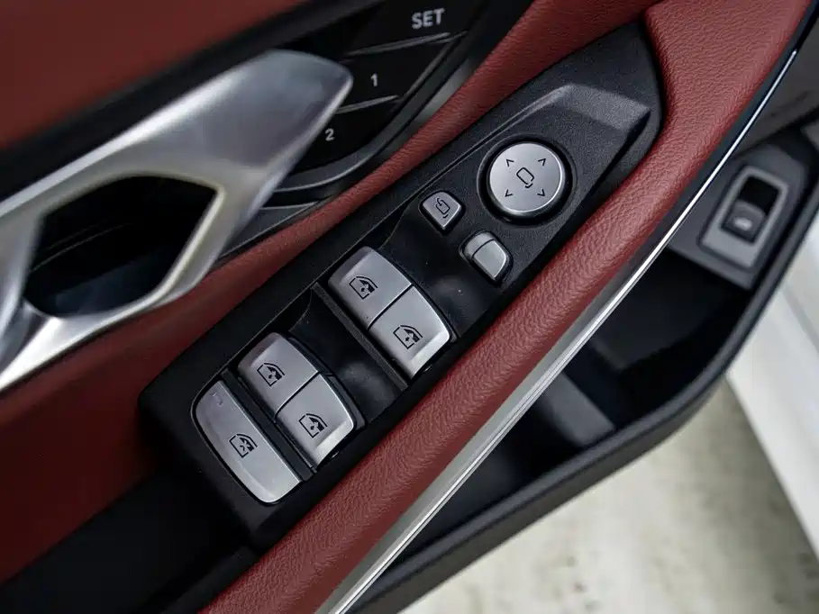 BMW 3 Series 2023 — фото 12