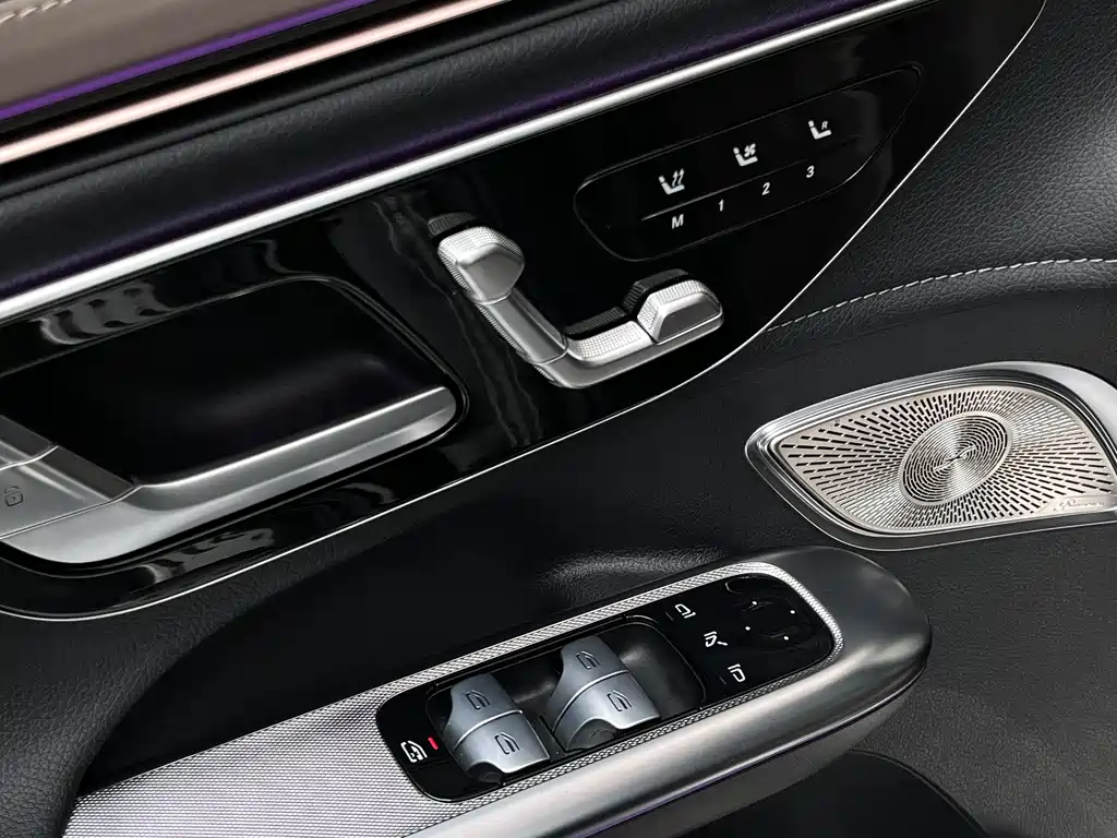 Mercedes-Benz EQE SUV 2025 — фото 17