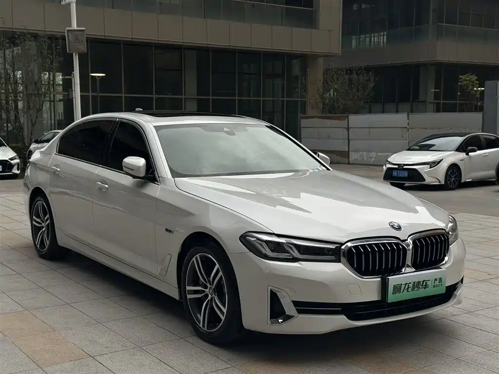 BMW 5 Series New Energy 2022 — фото 5