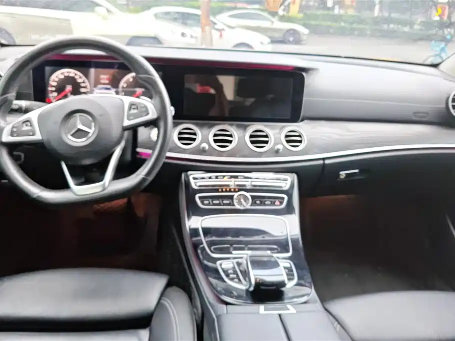 Mercedes-Benz E-Class 2016 — фото 12