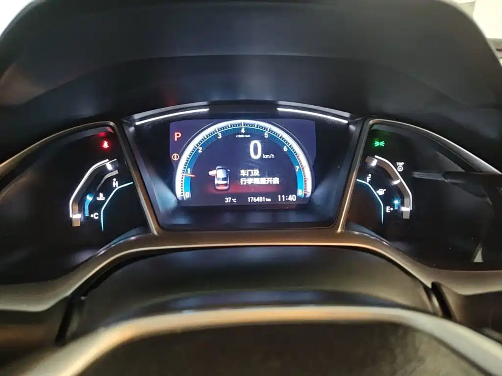 Honda Civic 2018 — фото 12