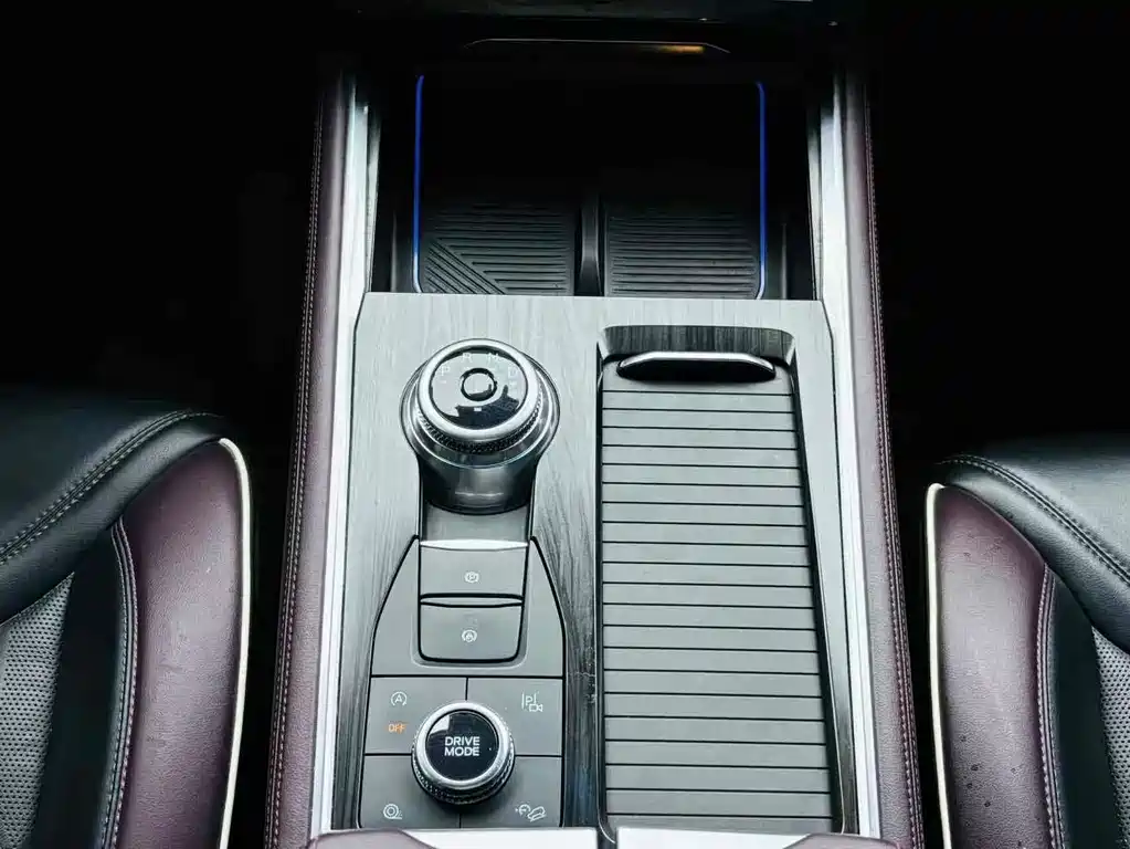 Ford Explorer 2023 — фото 10