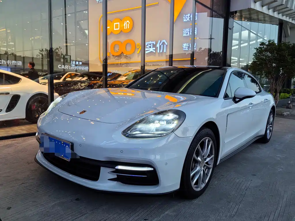 Porsche Panamera 2018 — фото 1