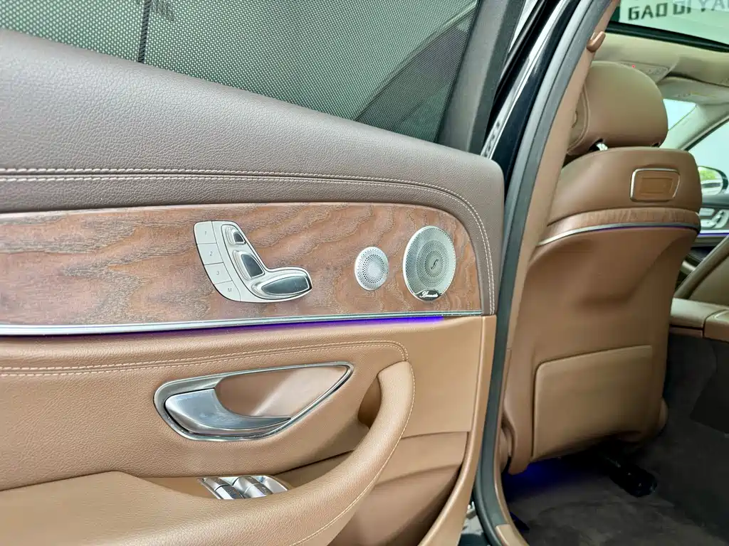 Mercedes-Benz E-Class 2020 — фото 12