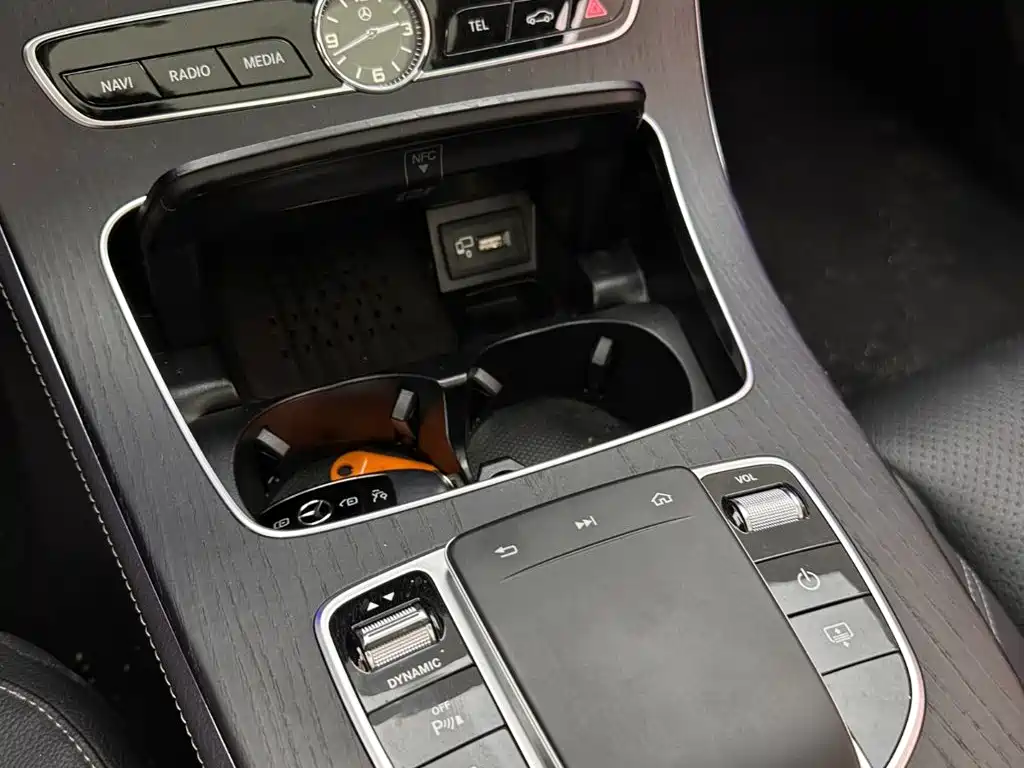 Mercedes-Benz E-Class 2020 — фото 16