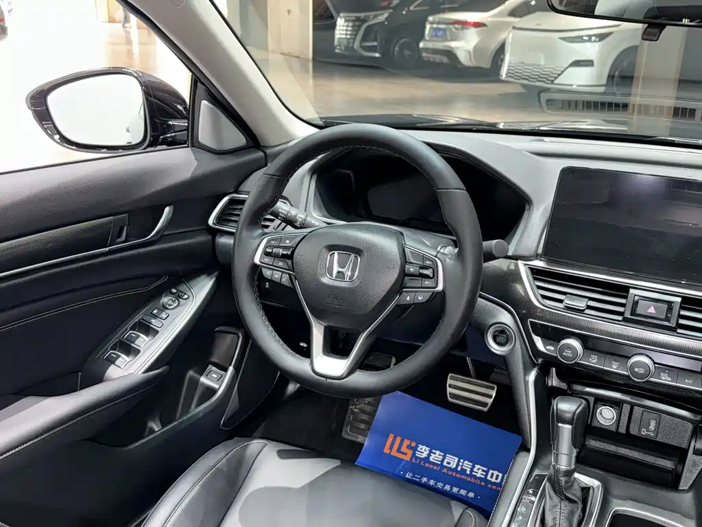 Honda Accord 2022 — фото 8
