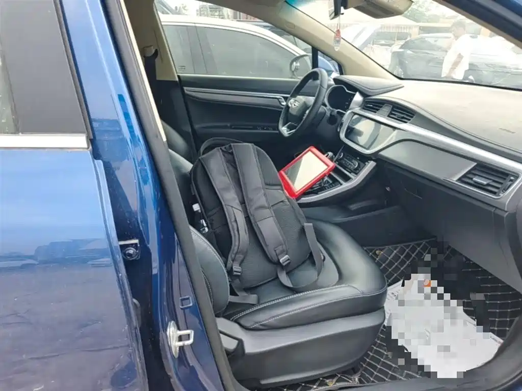 Geely Emgrand GS 2020 — фото 25