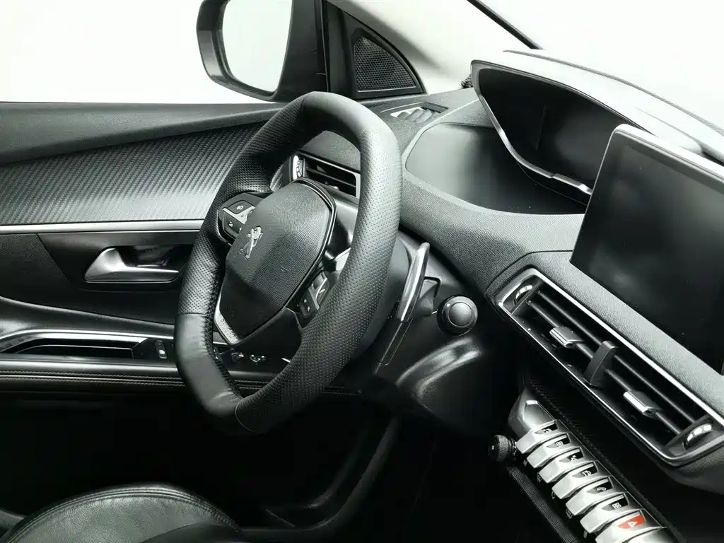 Peugeot 5008 2018 — фото 22