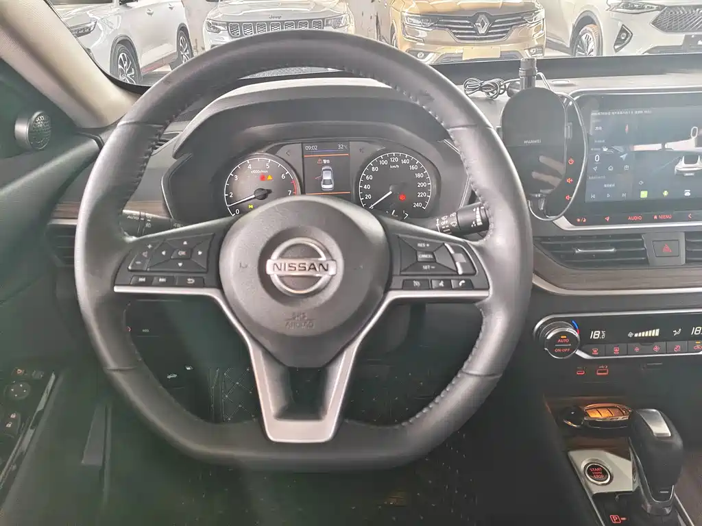 Nissan Teana 2023