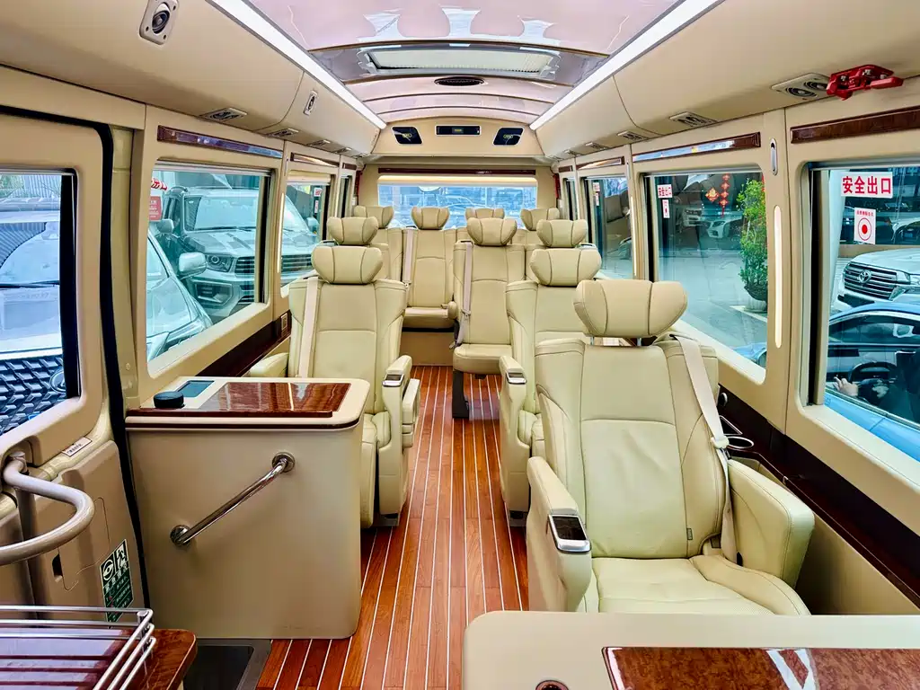 Toyota Coaster 2021 — фото 7