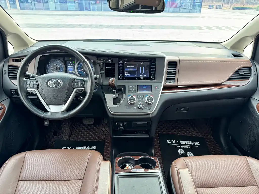 Toyota Sienna 2020 — фото 13