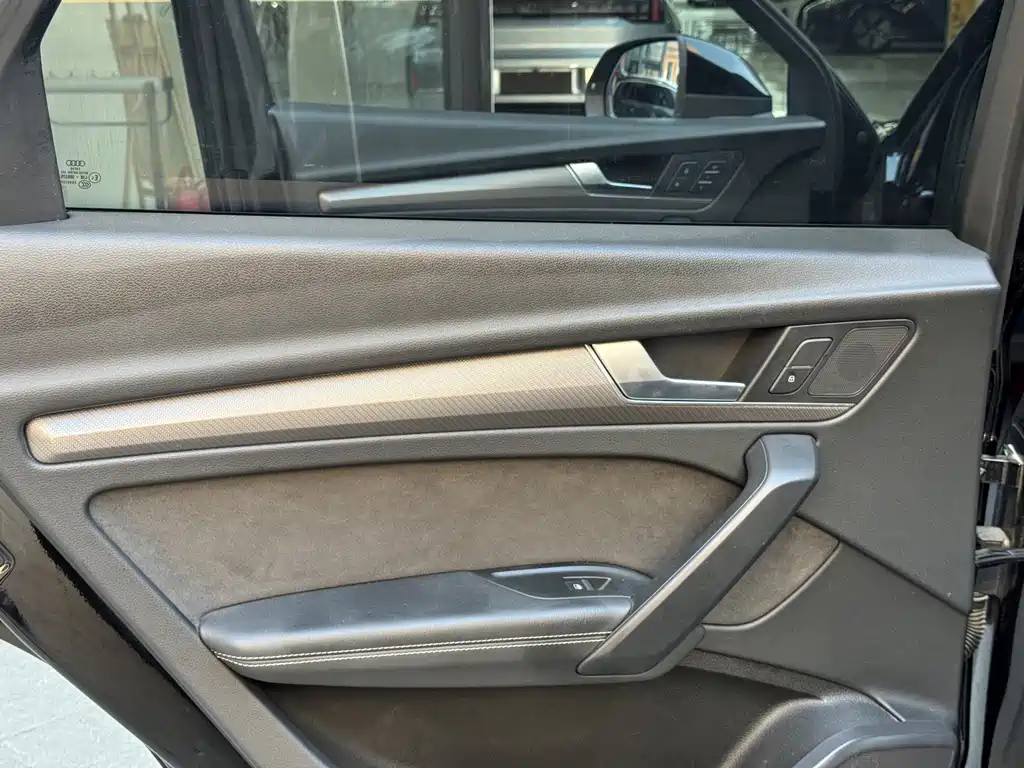 Audi Q5L Sportback 2022 — фото 15