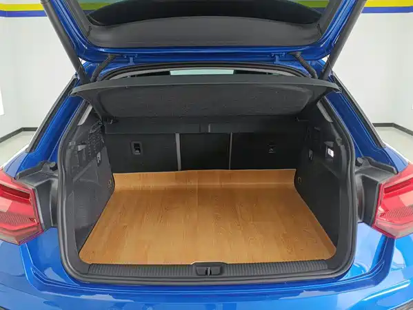 Audi Q2L 2025