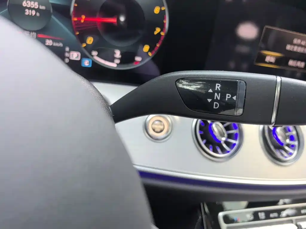 Mercedes-Benz E-Class 2023 — фото 10