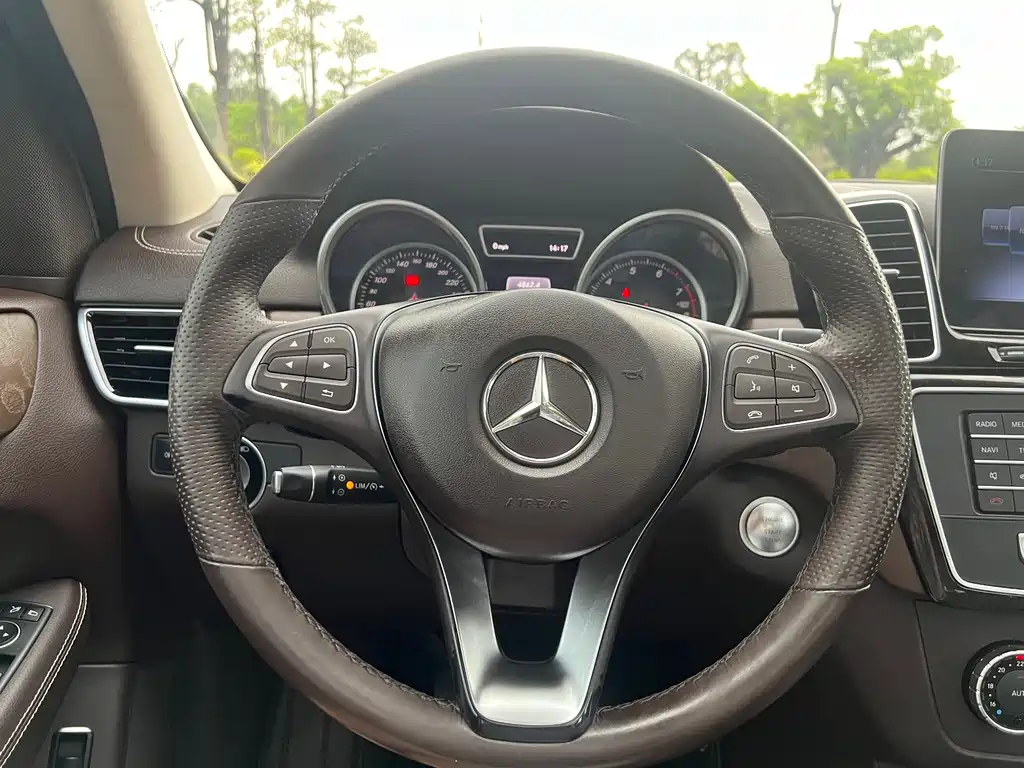 Mercedes-Benz GLE 2018 — фото 13