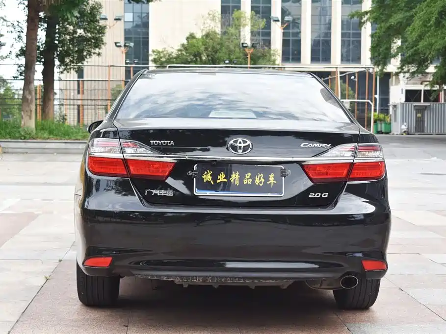 Toyota Camry 2015 — фото 6