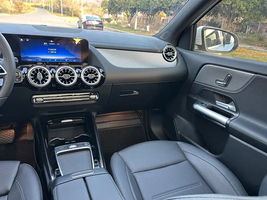 Mercedes-Benz GLA 2024 — фото 16