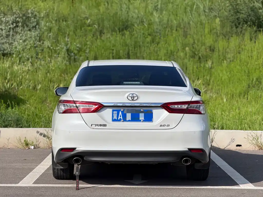 Toyota Camry 2019 — фото 11