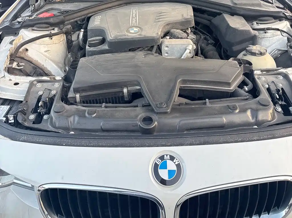 BMW 3 Series 2016 — фото 13