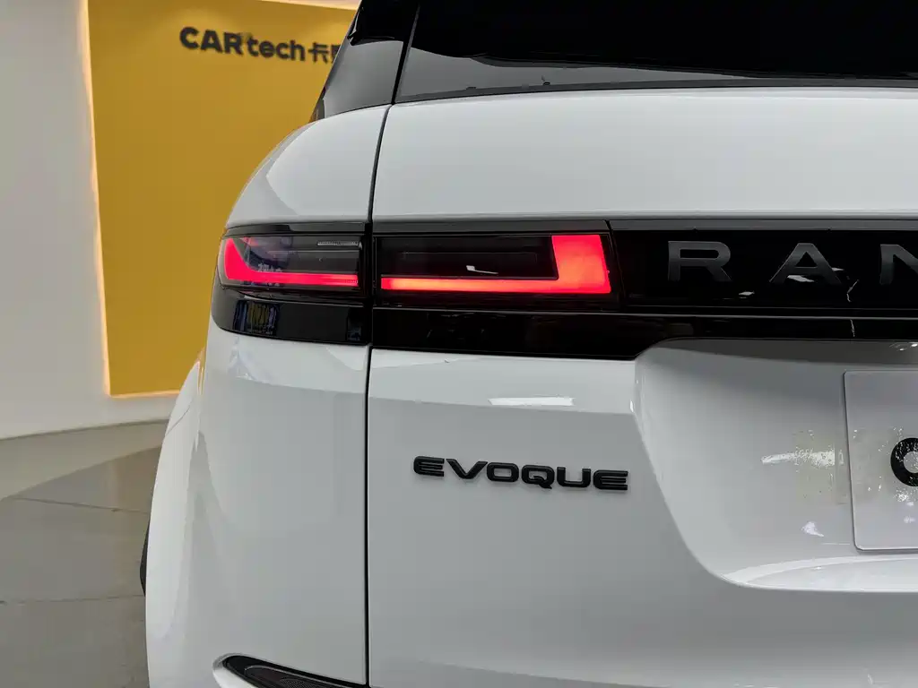 Land Rover Evoque 2026 — фото 32
