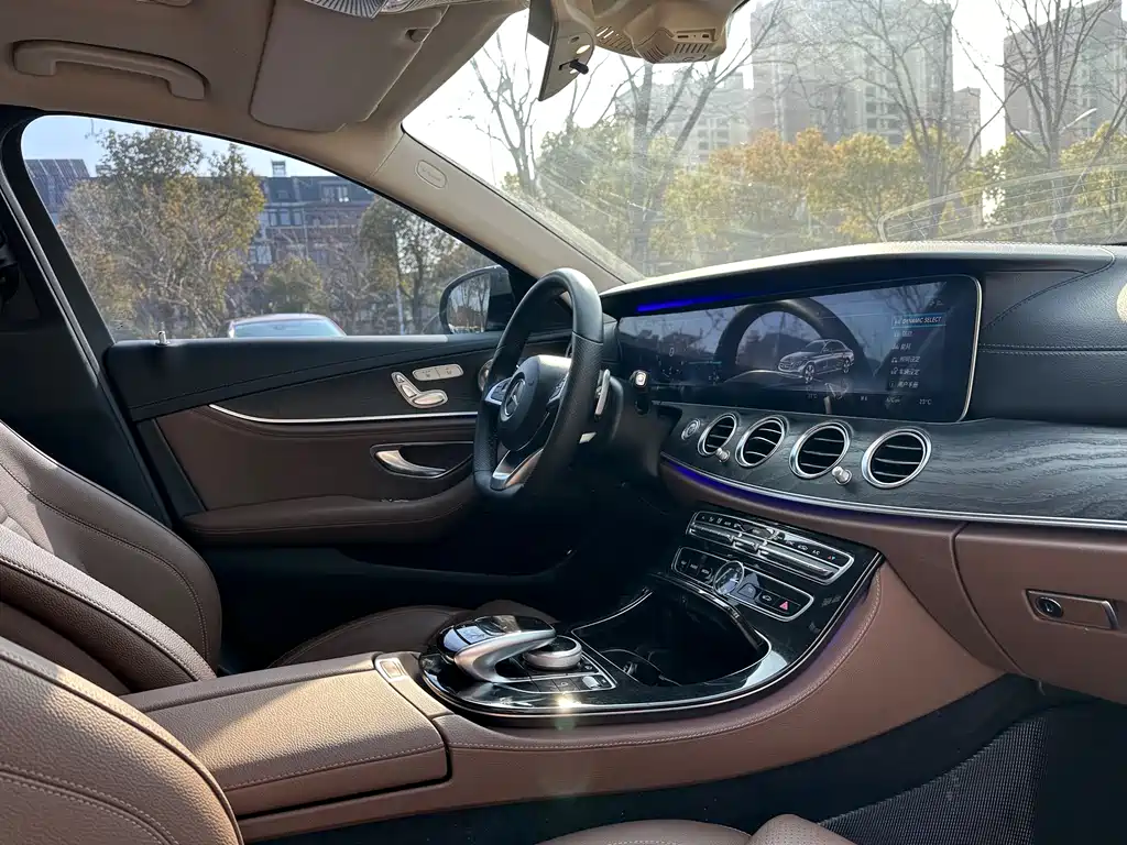 Mercedes-Benz E-Class 2017 — фото 14
