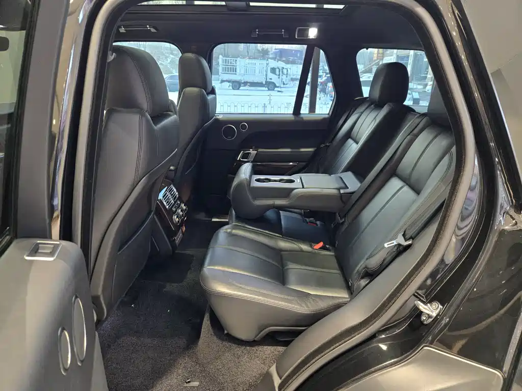 Land Rover Range Rover 2018 — фото 11