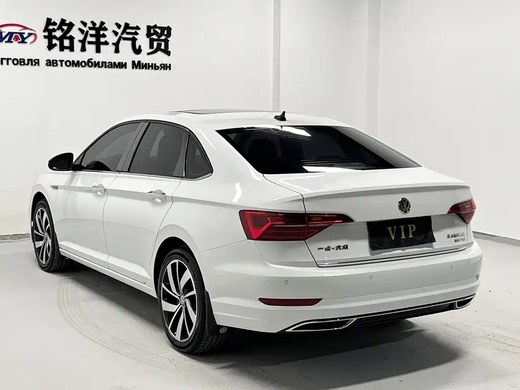 Volkswagen Sagitar 2021