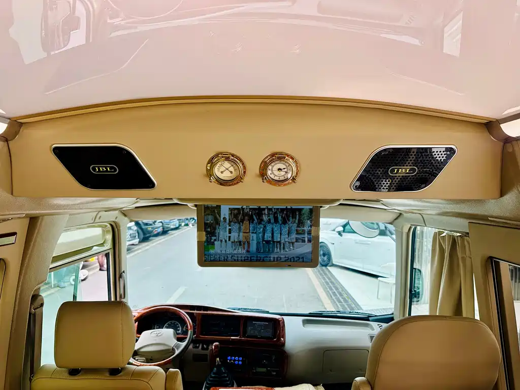 Toyota Coaster 2021 — фото 12