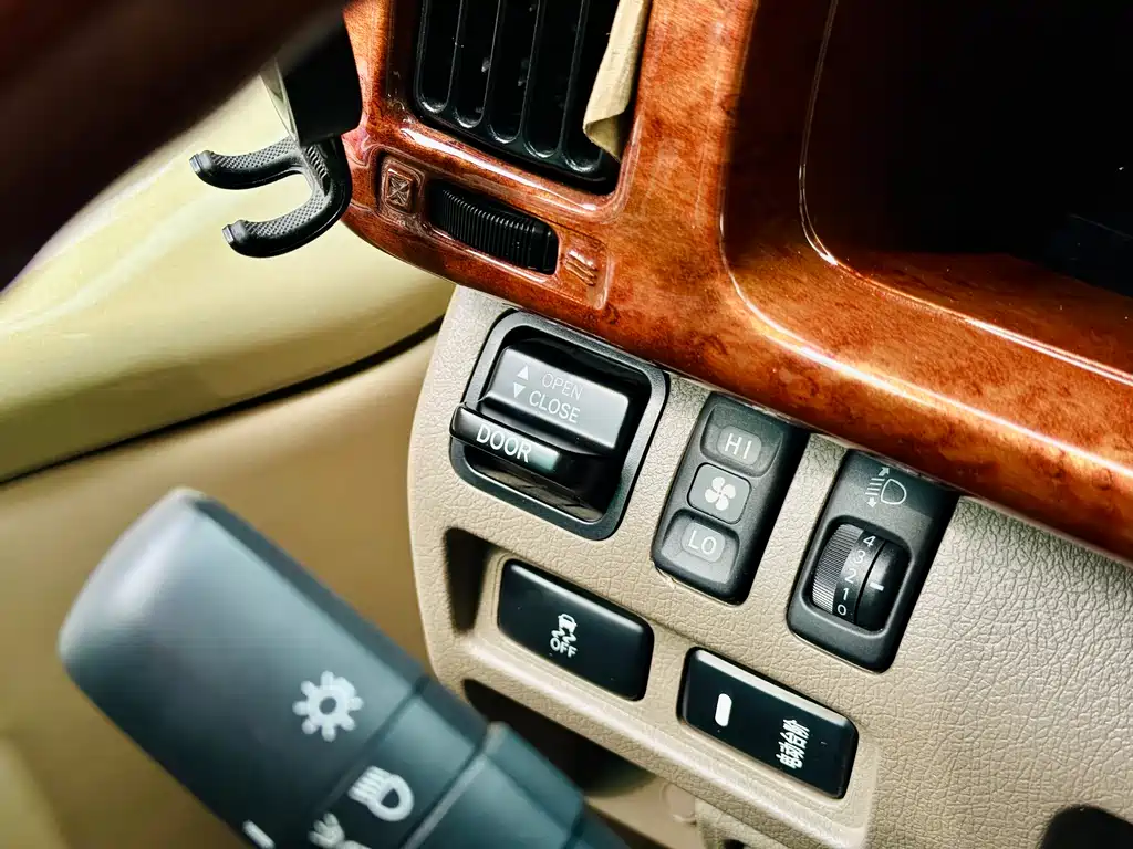 Toyota Coaster 2021 — фото 18