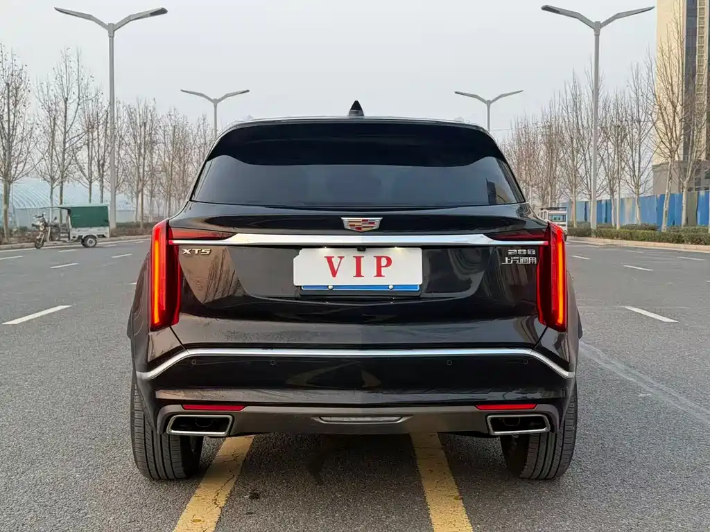 Cadillac XT5 2025 — фото 8