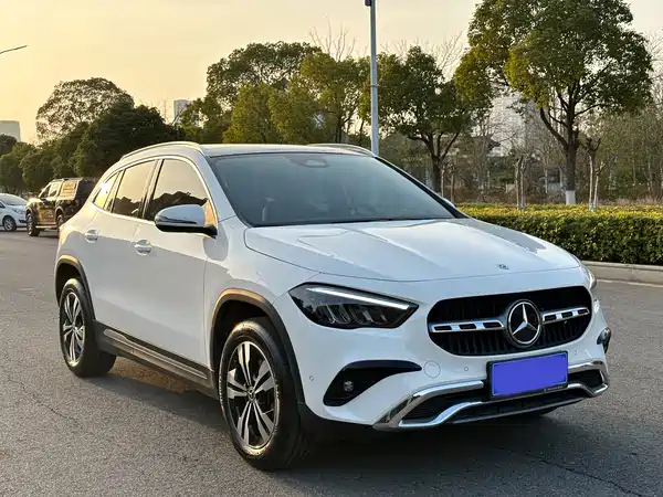 Mercedes-Benz GLA 2024