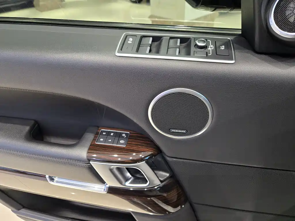 Land Rover Range Rover 2018 — фото 24