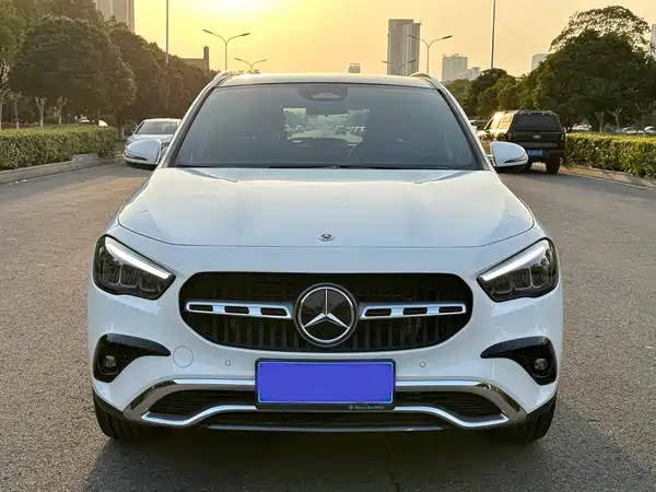 Mercedes-Benz GLA 2024