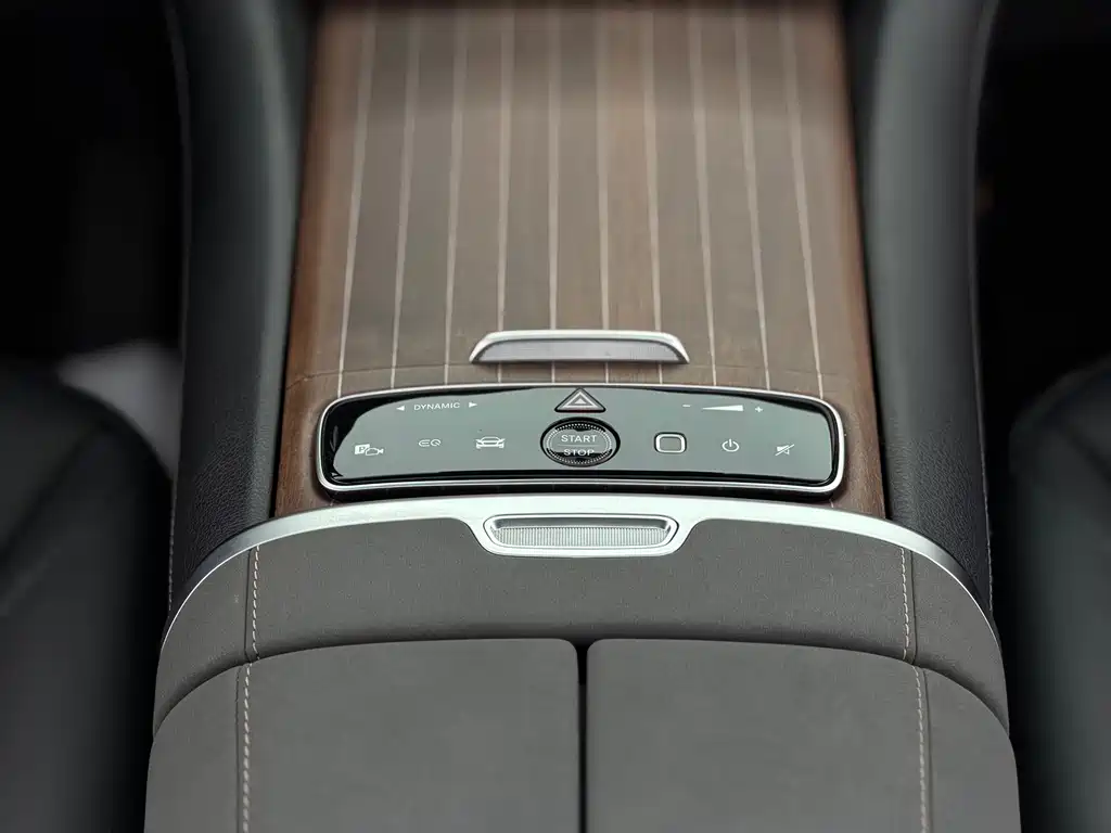 Mercedes-Benz EQS SUV 2023 — фото 17