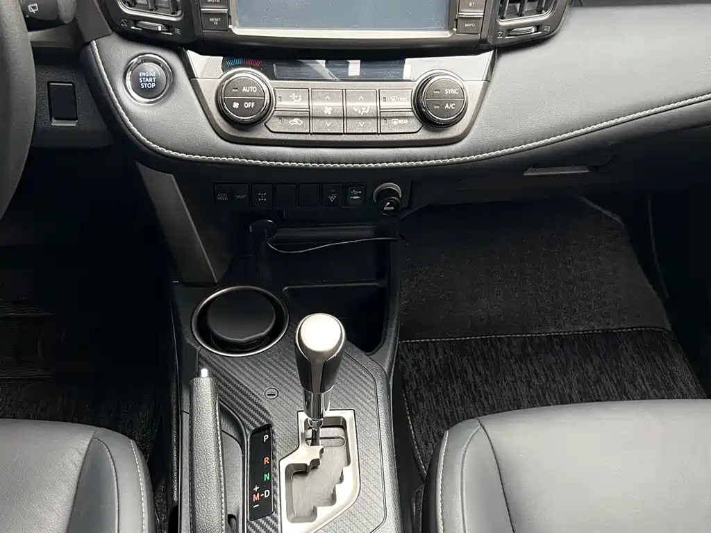 Toyota RAV4 2016 — фото 14
