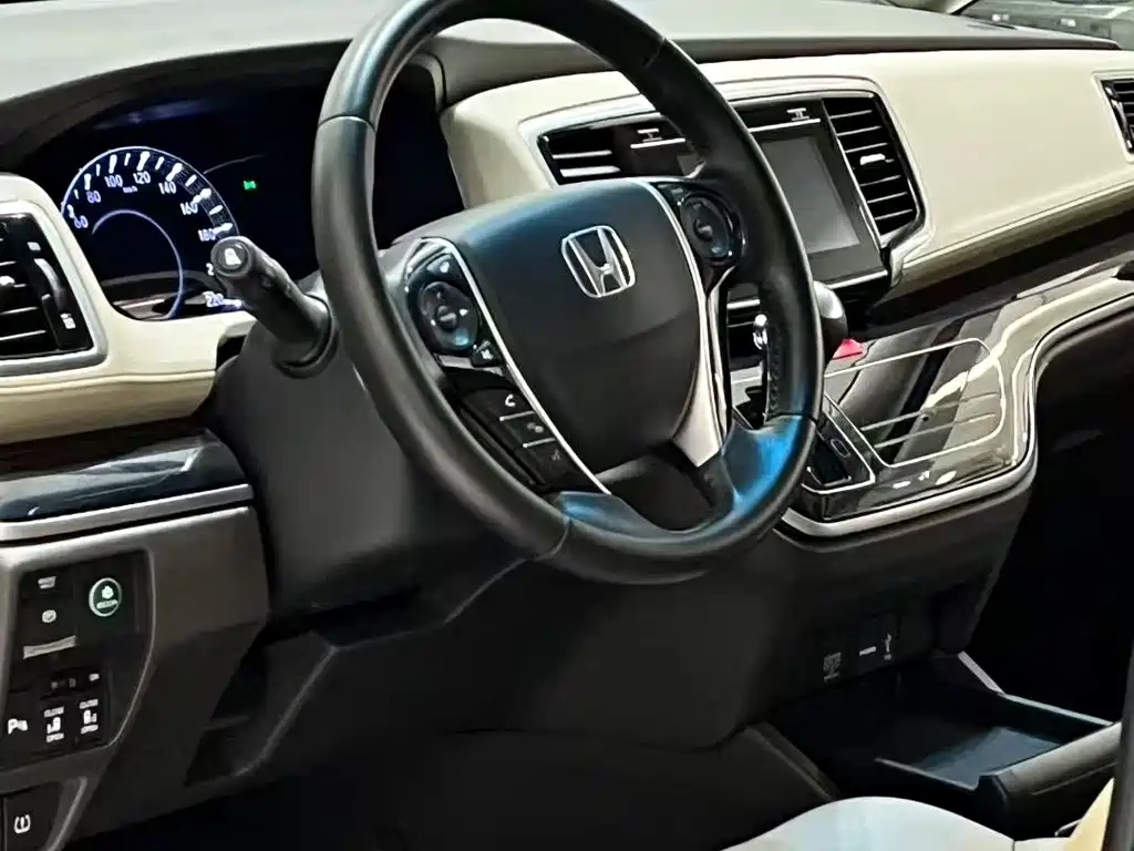 Honda Odyssey 2018 — фото 4