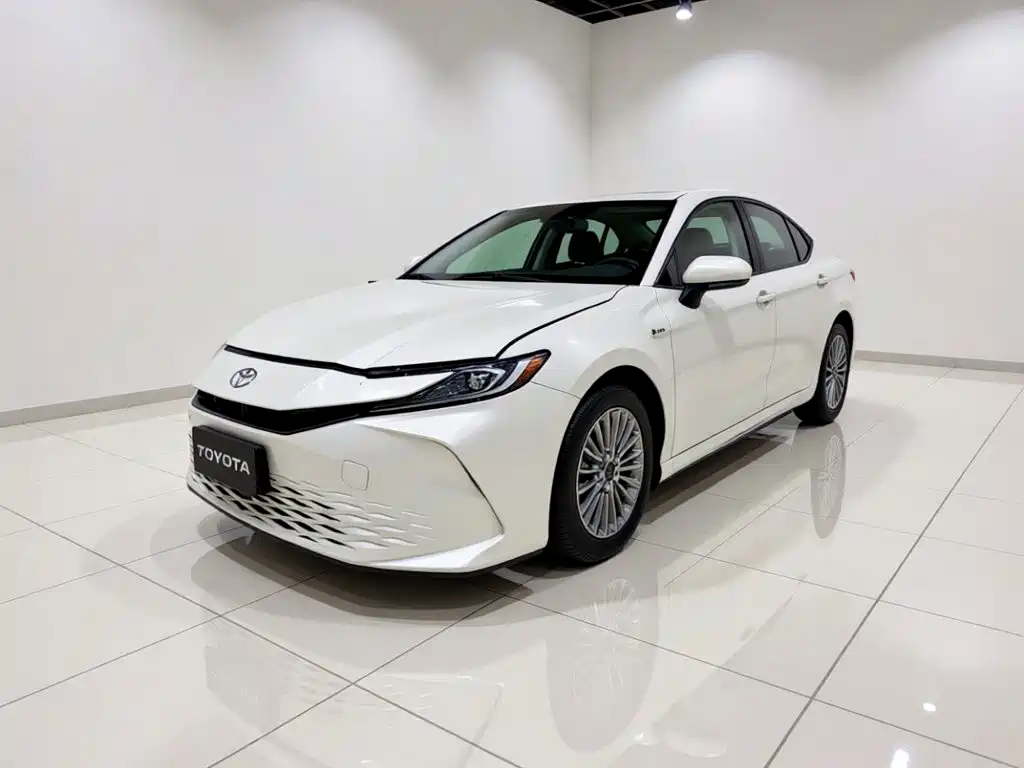 Toyota Camry 2025 — фото 2