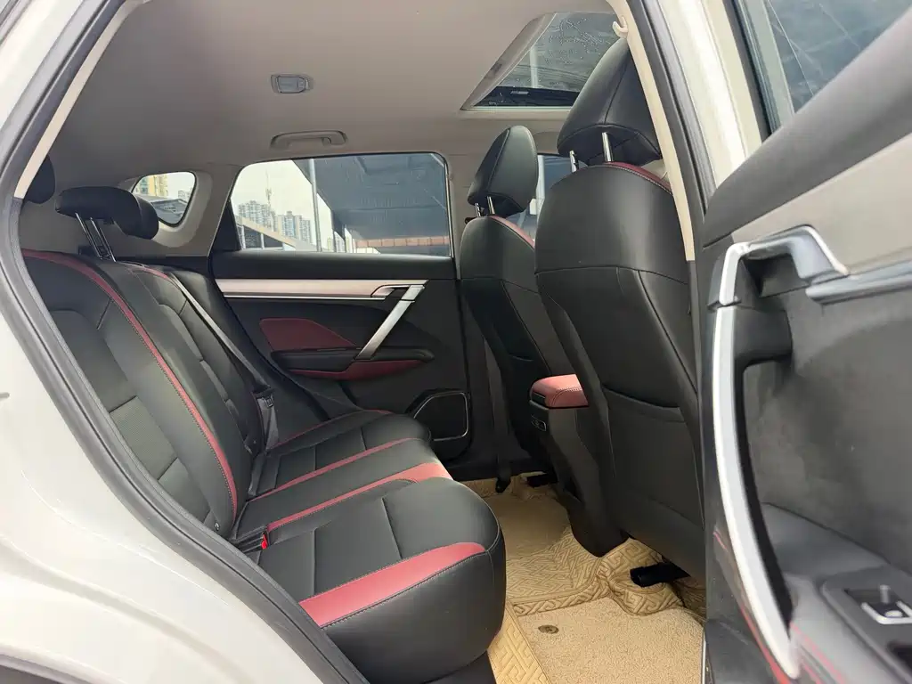 Geely Binyue 2021