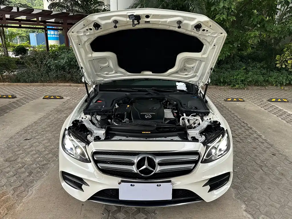 Mercedes-Benz E-Class 2018 — фото 22