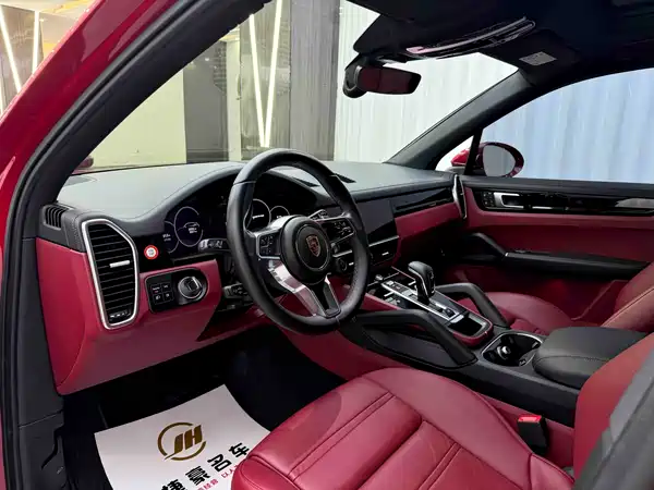 Porsche Cayenne 2022