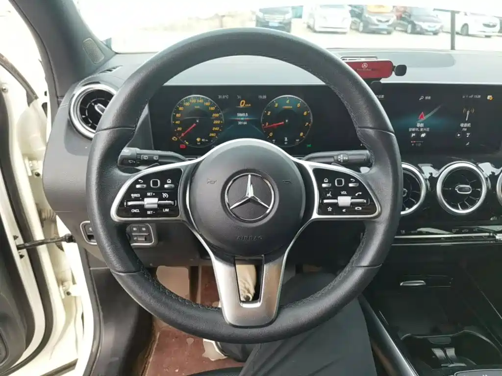 Mercedes-Benz GLA 2022 — фото 7