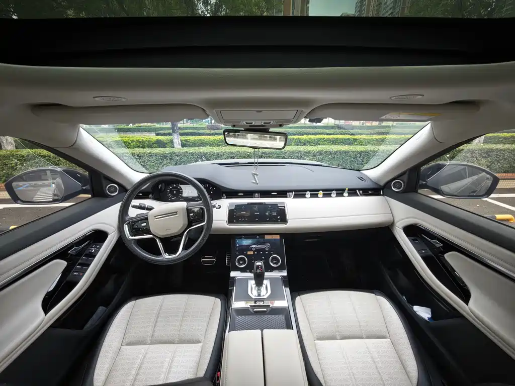 Land Rover Evoque 2021 — фото 6