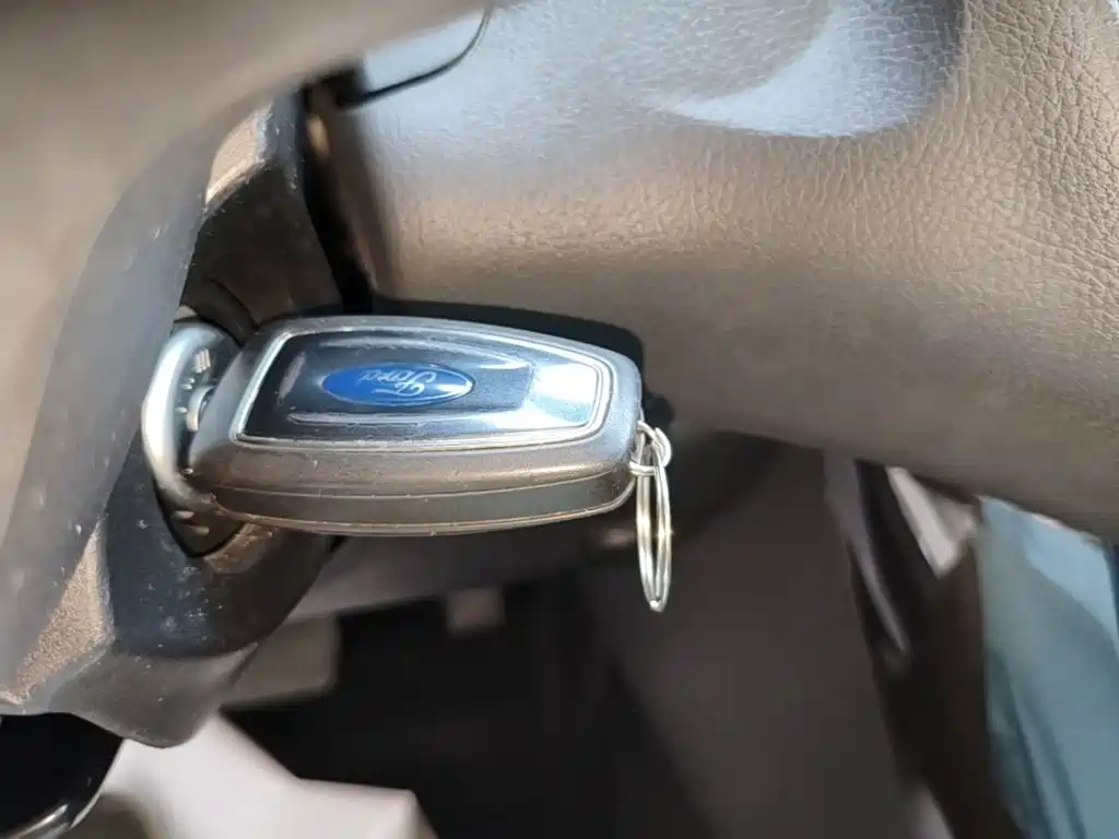 Ford Focus 2015 — фото 9