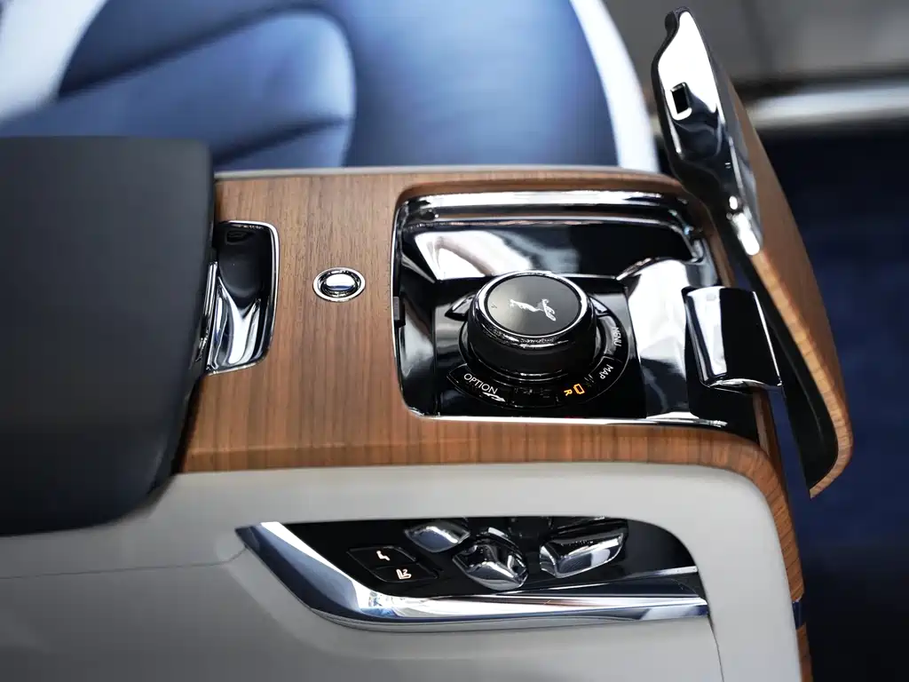 Rolls-Royce Ghost 2021 — фото 12