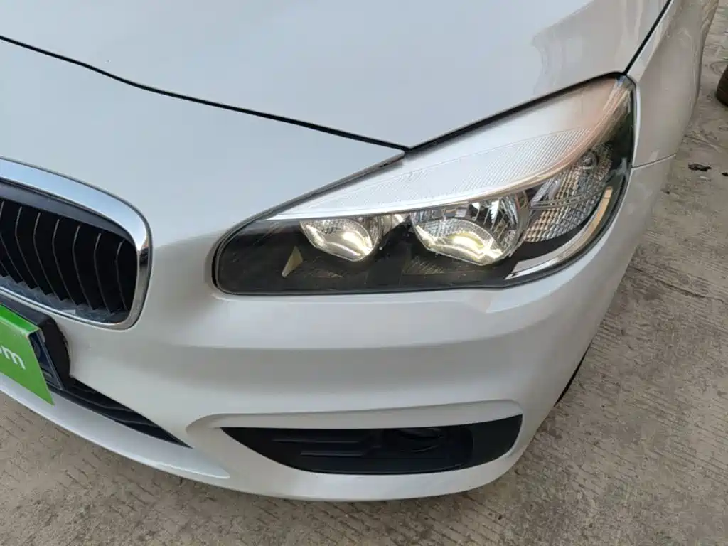 BMW 2 Series Station Wagon 2017 — фото 24