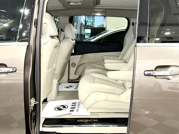 Buick GL8 2016