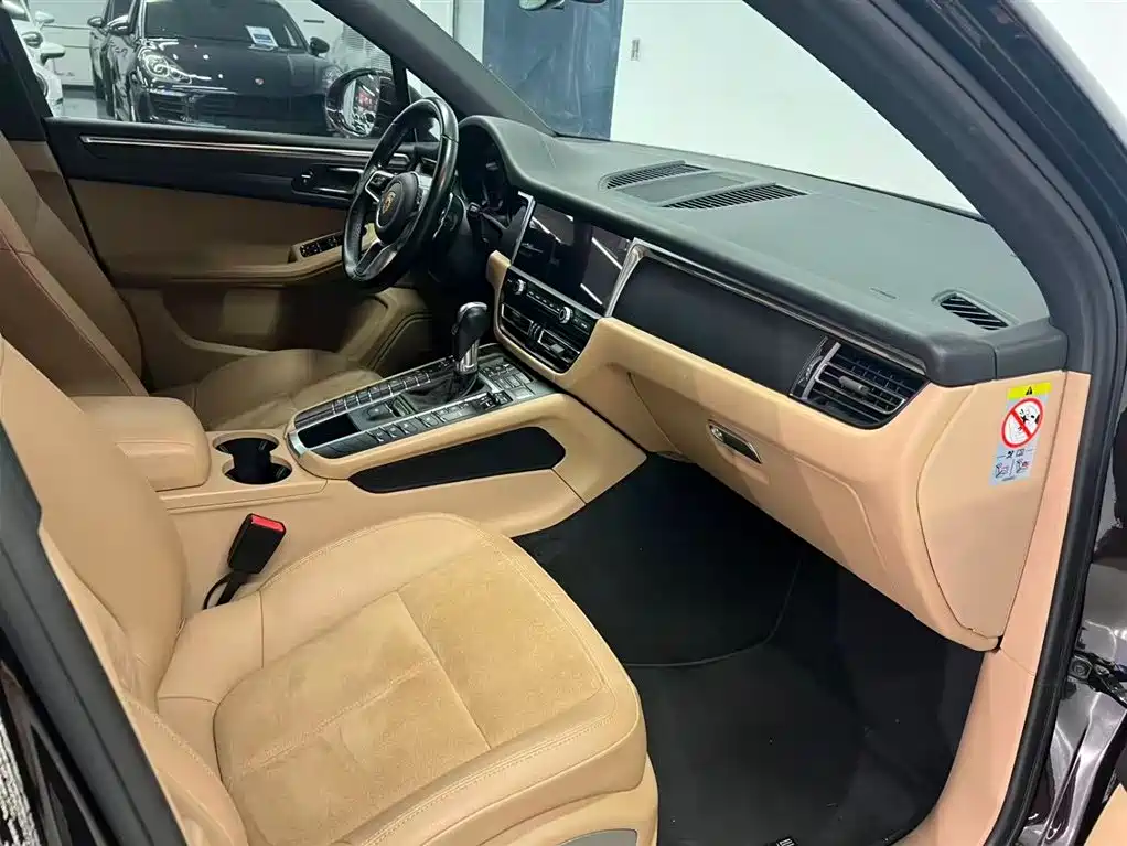 Porsche Macan 2019 — фото 14