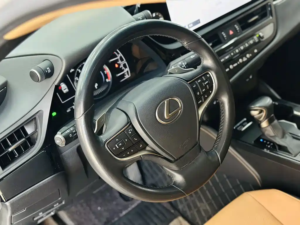 Lexus ES 2023 — фото 12