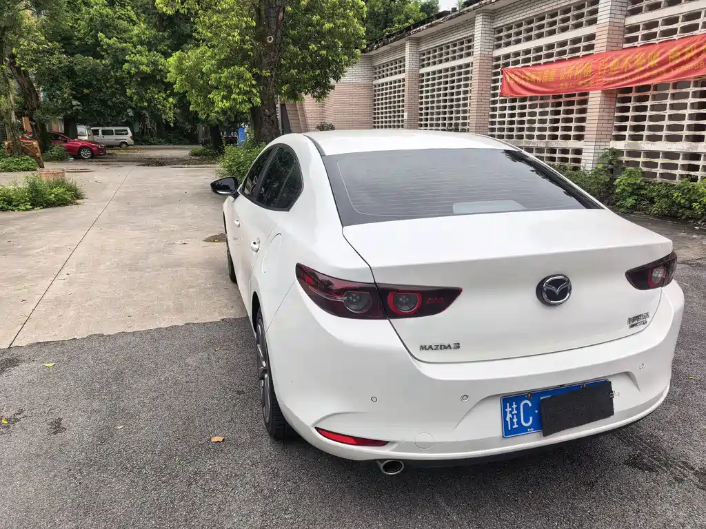 Mazda 3 Axela 2023