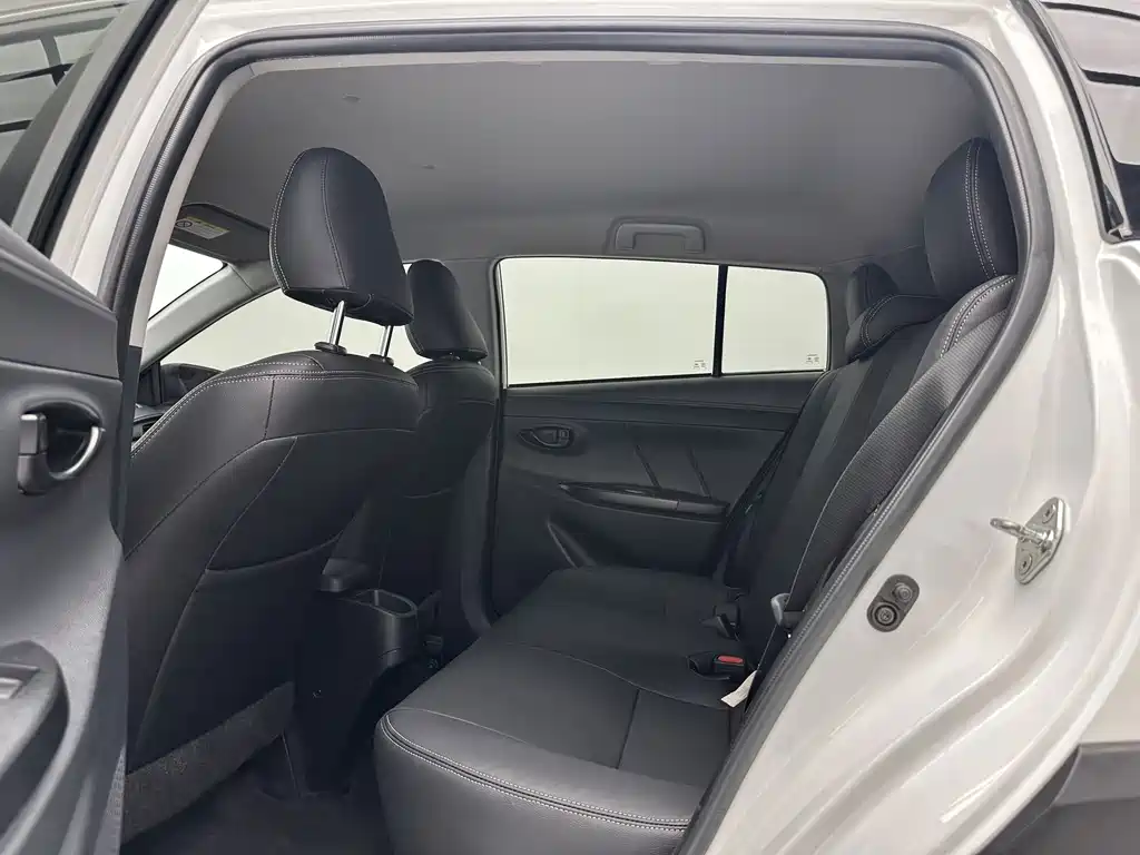 Toyota Yaris L 2022